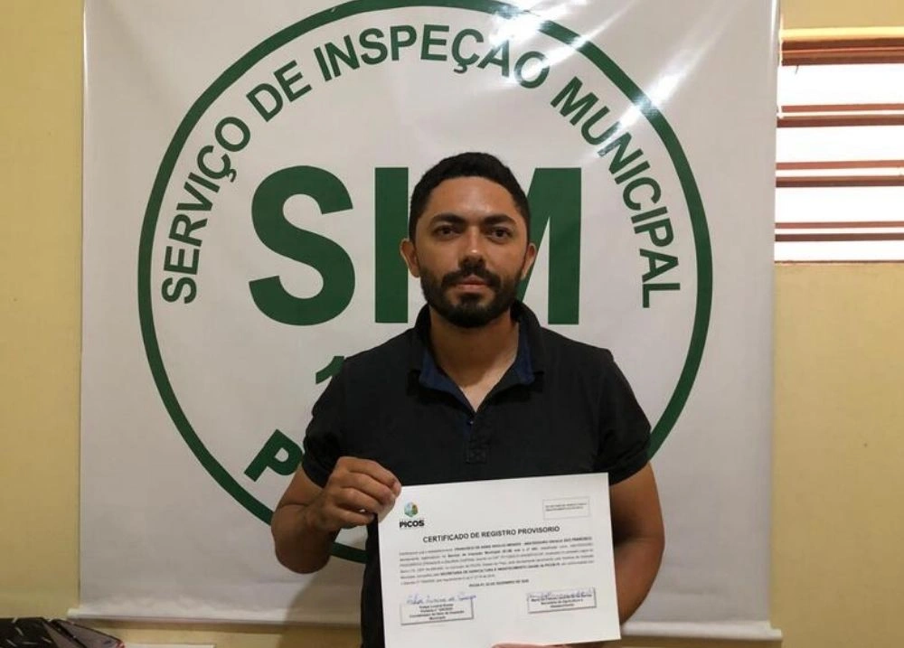Prefeitura de Picos entrega selo do Serviço de Inspeção Municipal