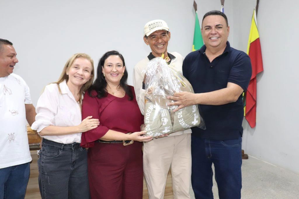 Prefeitura de São Raimundo Nonato entrega Kits de EPIs aos Agentes de Endemias