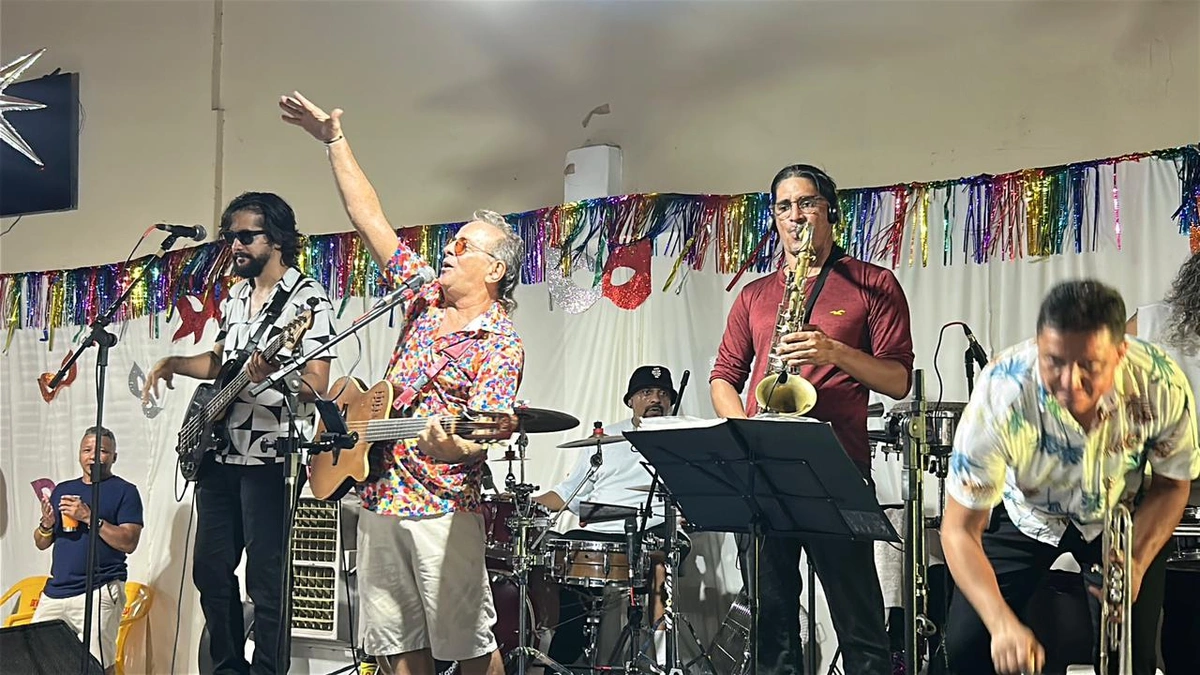 Prévia de carnaval Samba no Centro reúne público no Labirintus Gourmet em Teresina