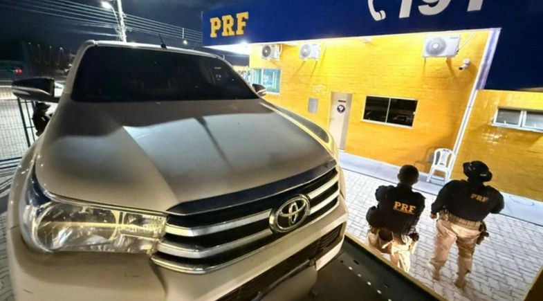 PRF recupera Hilux roubada no Ceará e apreende munições na BR-402, em Parnaíba