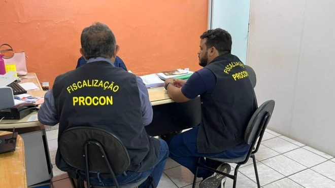 Procon mira nos abusos em listas de material de escolas particulares de Teresina