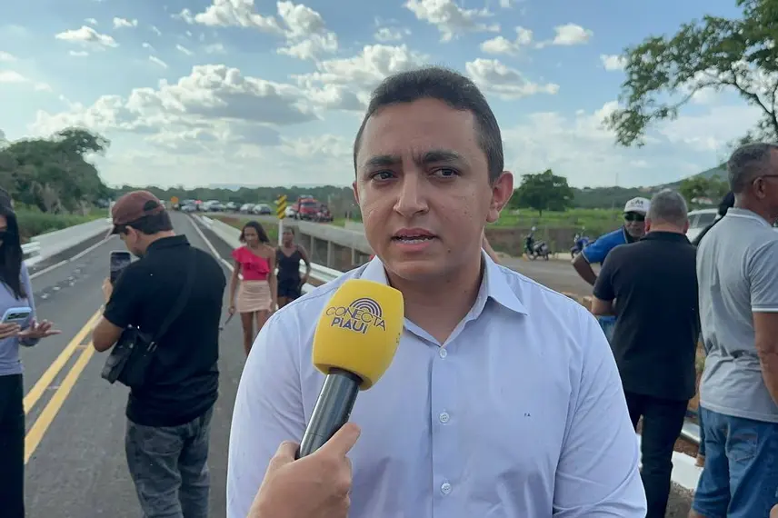 Rafael Fonteles entrega rodovia e ponte em Santa Rosa do Piauí