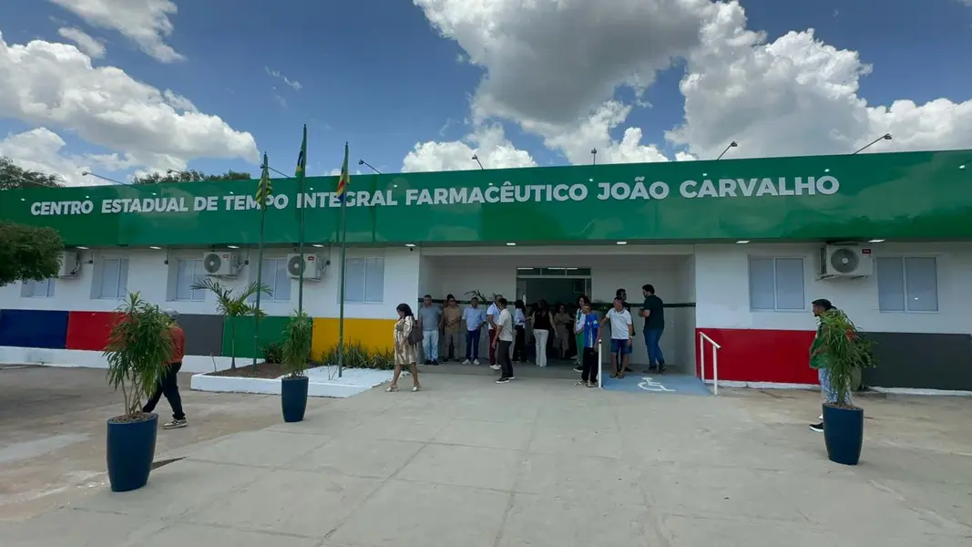 Rafael Fonteles entrega rodovia e ponte em Santa Rosa do Piauí