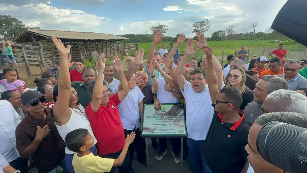 Rafael Fonteles entrega rodovia, ponte, asfalto urbano e escola no Sul do Piauí