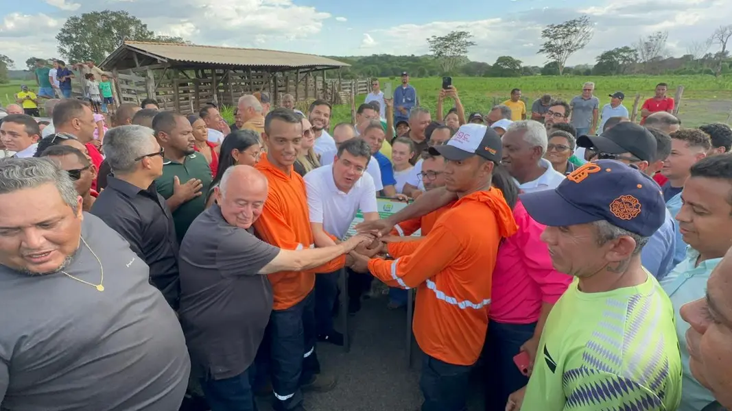 Rafael Fonteles entrega rodovia, ponte, asfalto urbano e escola no Sul do Piauí