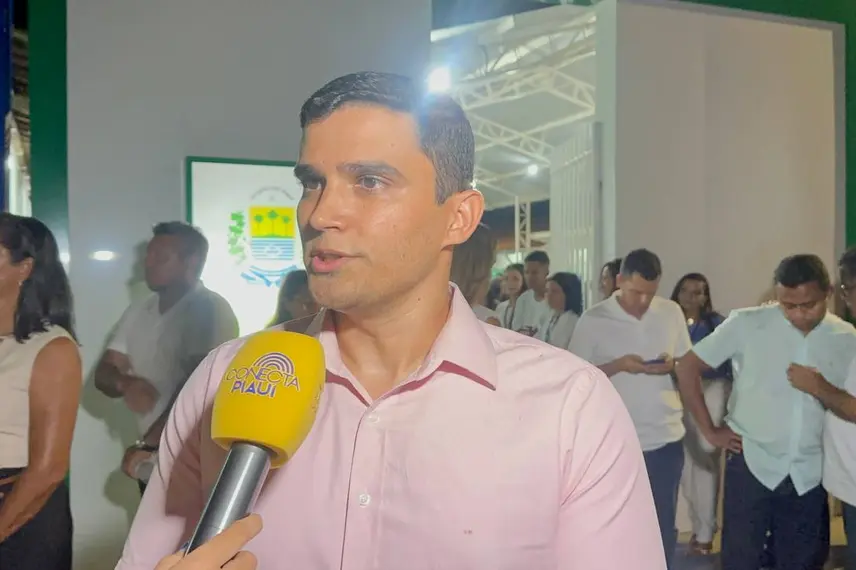 Rafael Fonteles entrega rodovia, ponte, asfalto urbano e escola no Sul do Piauí