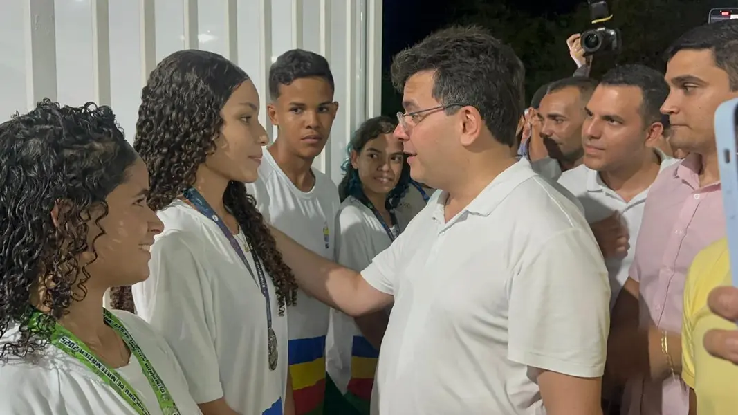 Rafael Fonteles entrega rodovia, ponte, asfalto urbano e escola no Sul do Piauí