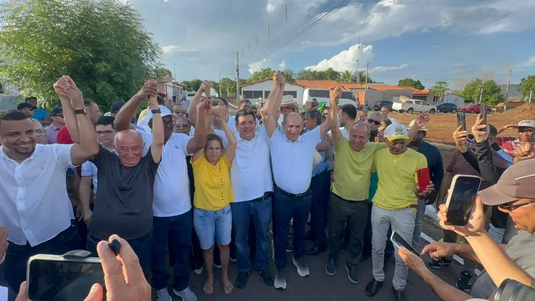 Rafael Fonteles entrega rodovia, ponte, asfalto urbano e escola no Sul do Piauí