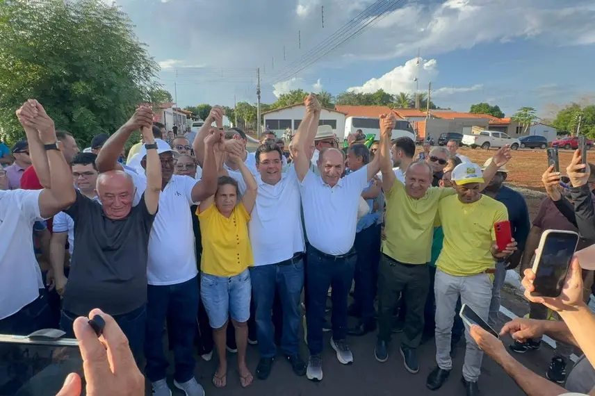 Rafael Fonteles entrega rodovia, ponte, asfalto urbano e escola no Sul do Piauí