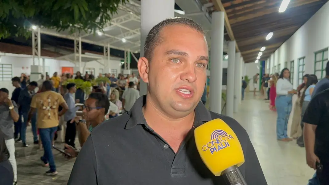 Rafael Fonteles entrega rodovia, ponte, asfalto urbano e escola no Sul do Piauí