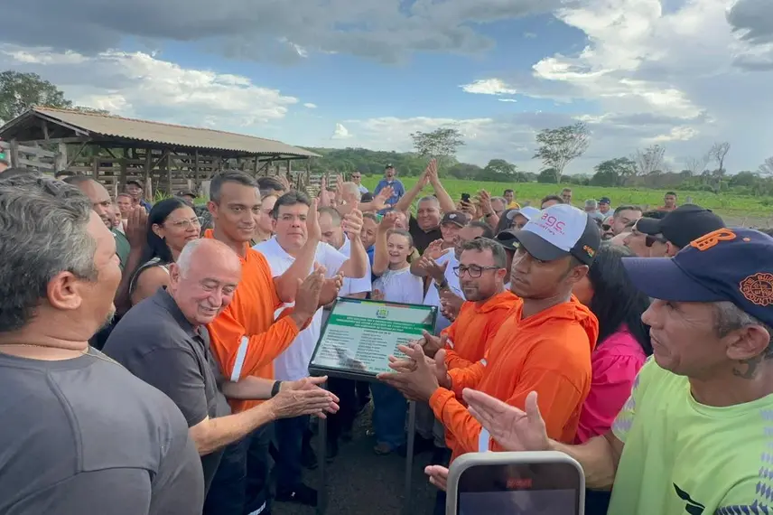 Rafael Fonteles entrega rodovia, ponte, asfalto urbano e escola no Sul do Piauí