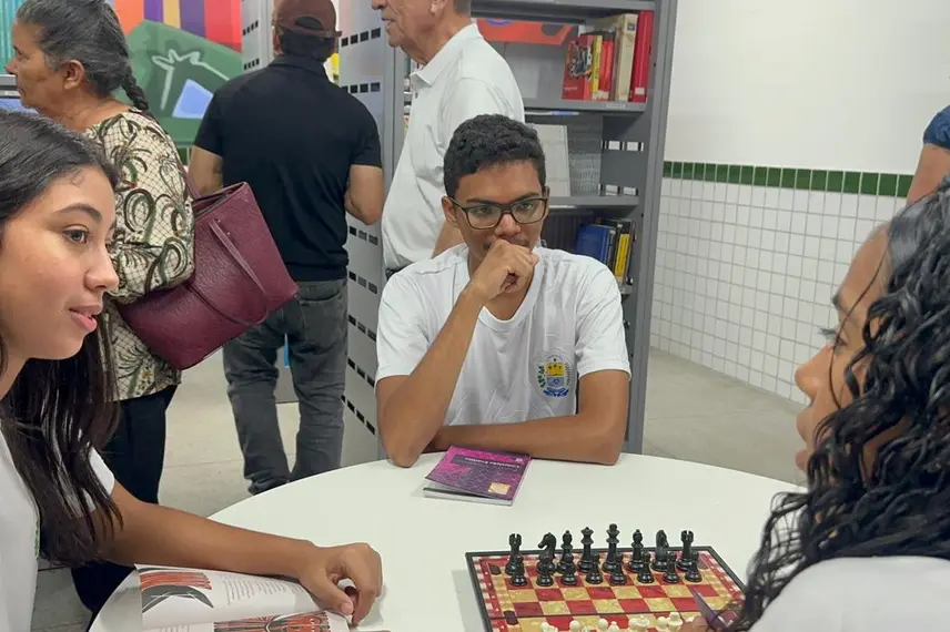 Rafael Fonteles entrega rodovia, ponte, asfalto urbano e escola no Sul do Piauí