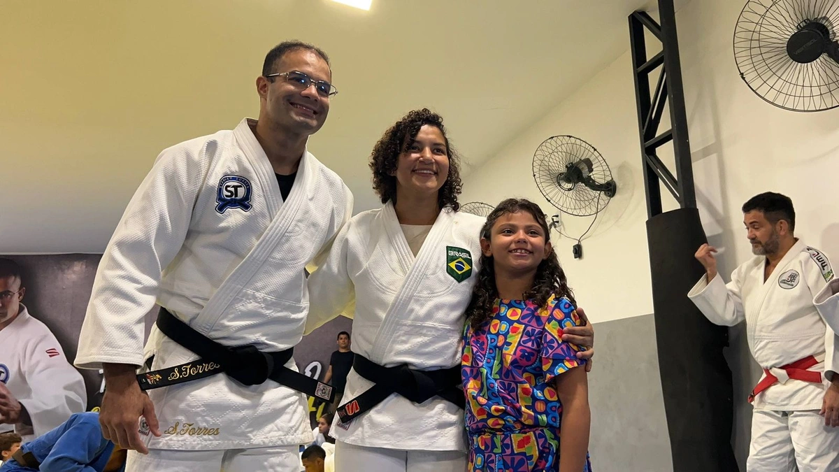 Sarah Menezes visita CT Stanley Torres e inspira jovens atletas no Piauí