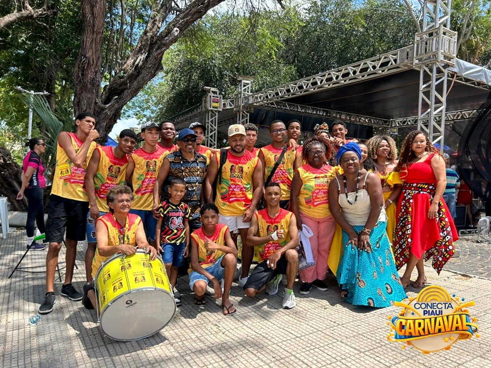 Segundo dia do 'Carnaval no Centro' ganha força e movimenta a economia em Teresina