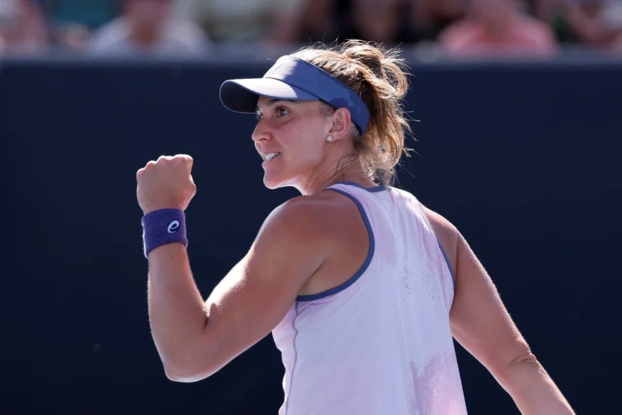 Tenista brasileira retorna aos circuitos após pausa para cuidar da saúde