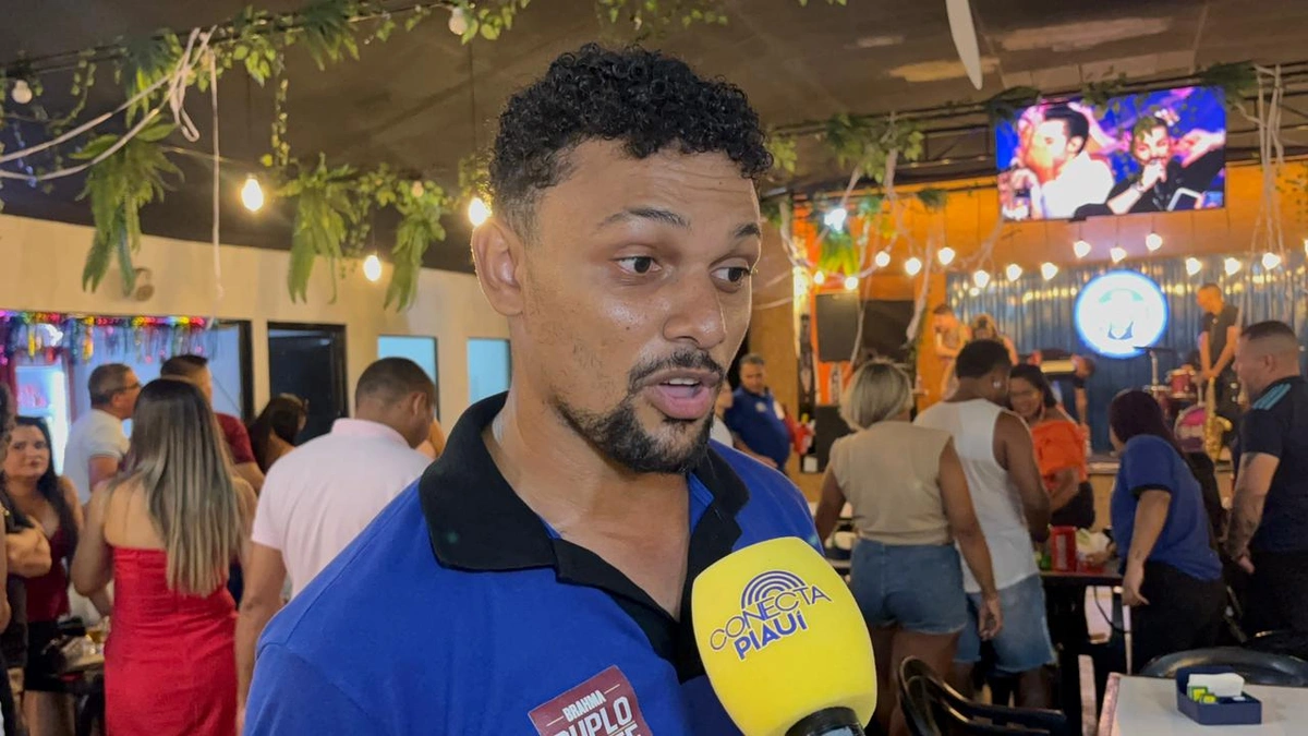 Thiago Ribeiro, garçom do restaurante