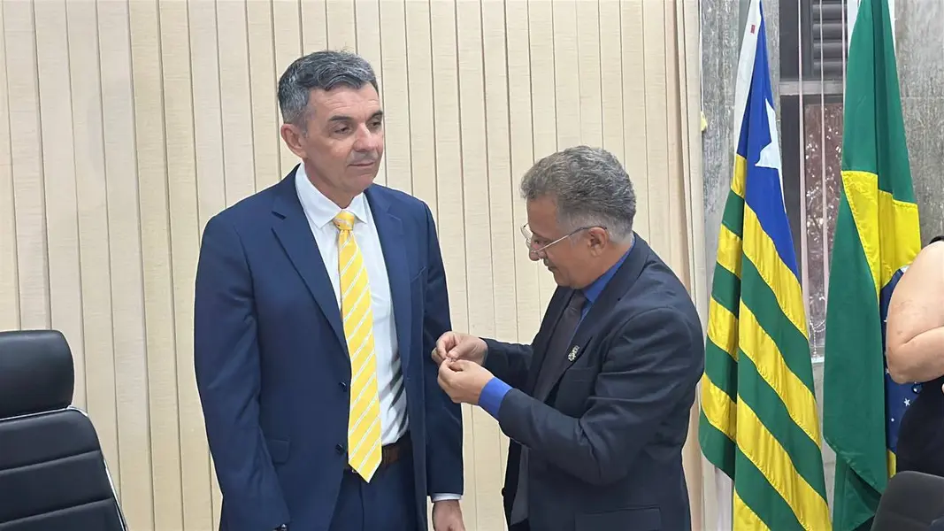 Uespi empossa novo reitor e vice-reitora para o quadriênio 2026–2030