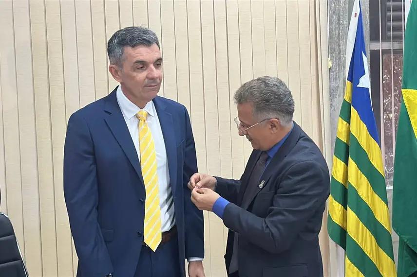 Uespi empossa novo reitor e vice-reitora para o quadriênio 2026–2030