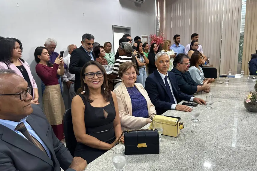 Uespi empossa novo reitor e vice-reitora para o quadriênio 2026–2030