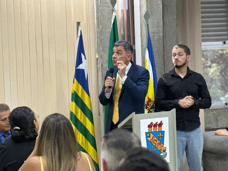 Uespi empossa novo reitor e vice-reitora para o quadriênio 2026–2030