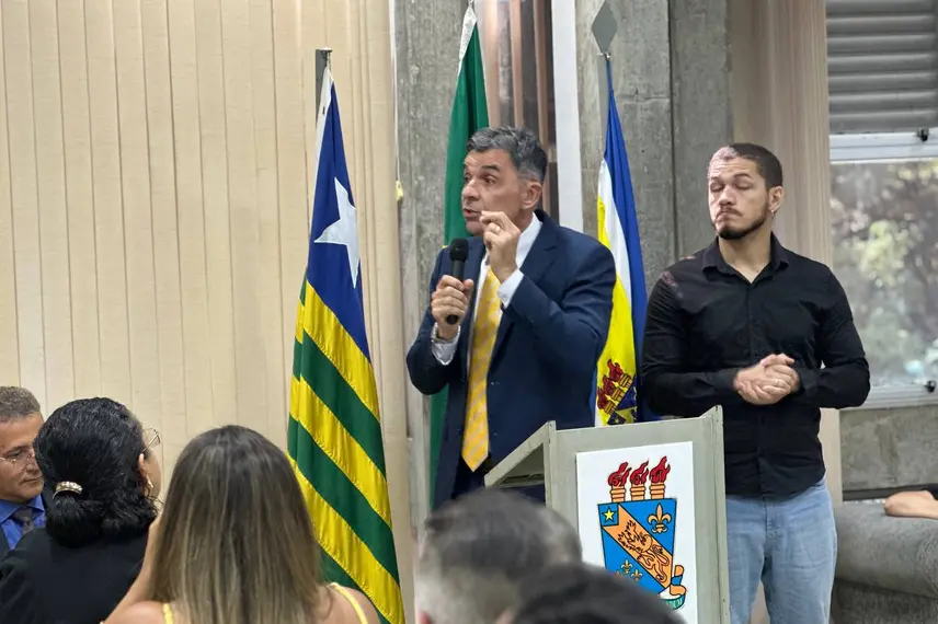 Uespi empossa novo reitor e vice-reitora para o quadriênio 2026–2030