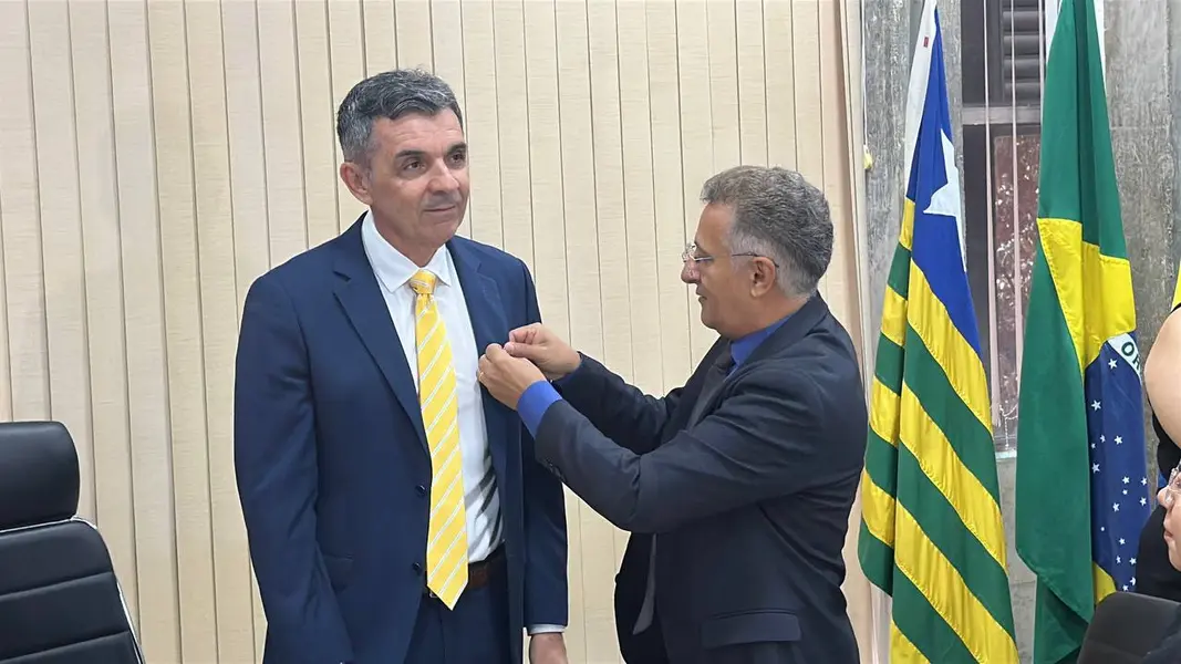 Uespi empossa novo reitor e vice-reitora para o quadriênio 2026–2030