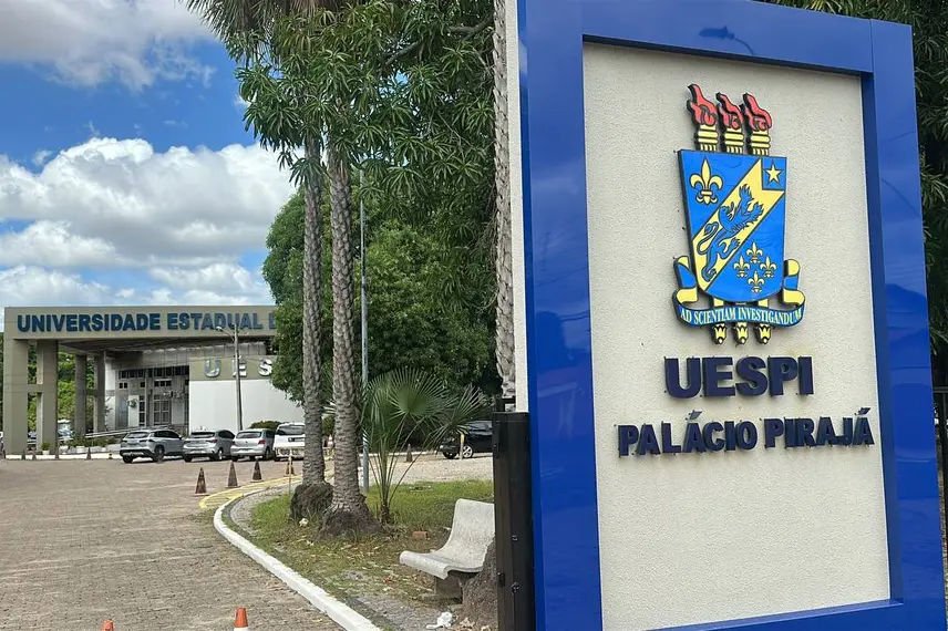 Uespi empossa novo reitor e vice-reitora para o quadriênio 2026–2030