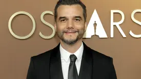 Wagner Moura durante evento do Oscar (Foto: Frazer Harrison/WireImage)