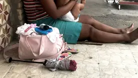 20 famílias venezuelanas levam crianças às ruas de Teresina para pedir dinheiro (Foto: Gabriel  Prado / Conecta Piauí)