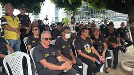 Agentes de transporte protestam contra retirada de adicional salarial em Teresina (Foto: Reprodução)