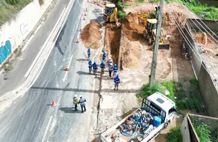 Águas de Teresina intensifica força-tarefa após rompimento de adutora na zona Sul (Foto: Reprodução)