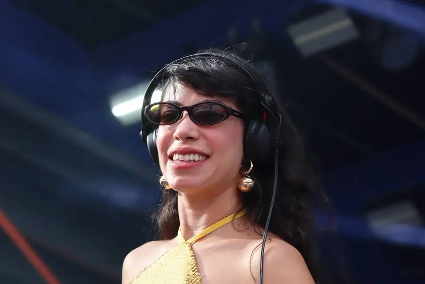 Álbum de fotos: Bloquinho do Vila agita Teresina com Xanddy Harmonia