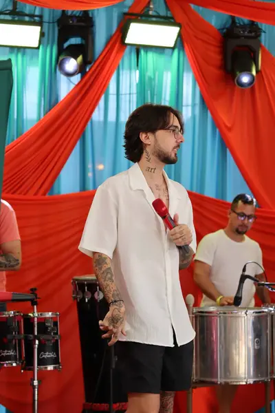 Álbum de fotos: Bloquinho do Vila agita Teresina com Xanddy Harmonia