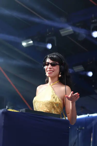 Álbum de fotos: Bloquinho do Vila agita Teresina com Xanddy Harmonia