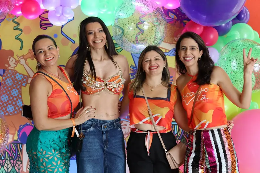 Álbum de fotos: Bloquinho do Vila agita Teresina com Xanddy Harmonia