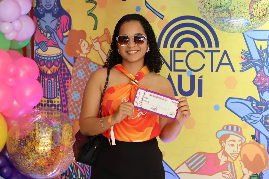 Álbum de fotos: Bloquinho do Vila agita Teresina com Xanddy Harmonia