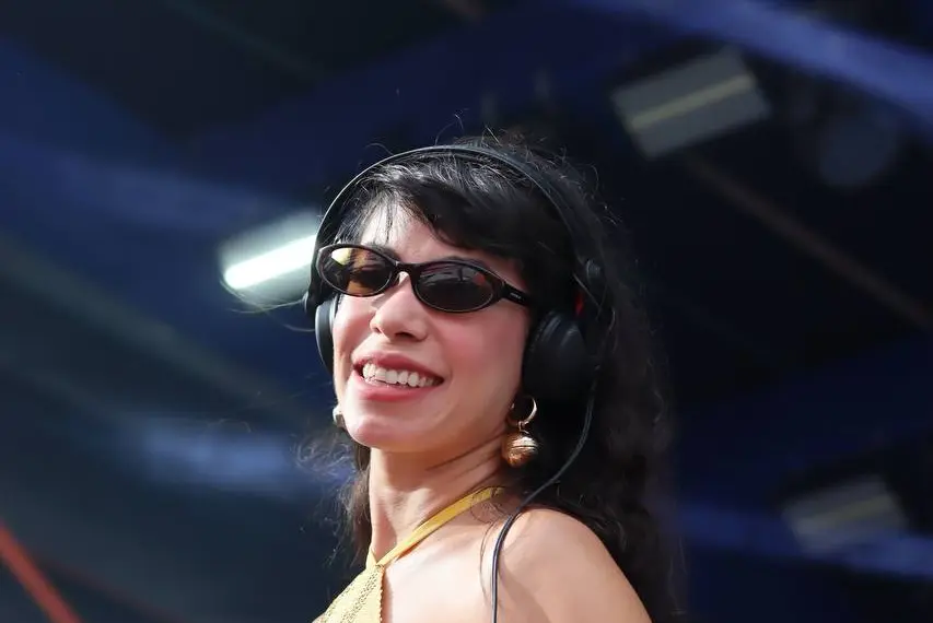 Álbum de fotos: Bloquinho do Vila agita Teresina com Xanddy Harmonia