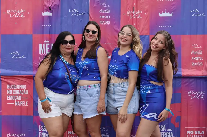 Álbum de fotos: Bloquinho do Vila agita Teresina com Xanddy Harmonia