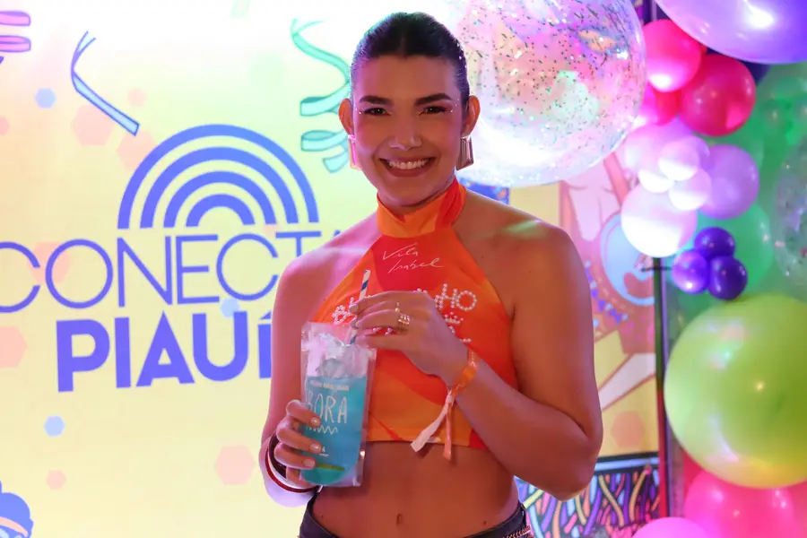 Álbum de fotos: Bloquinho do Vila agita Teresina com Xanddy Harmonia