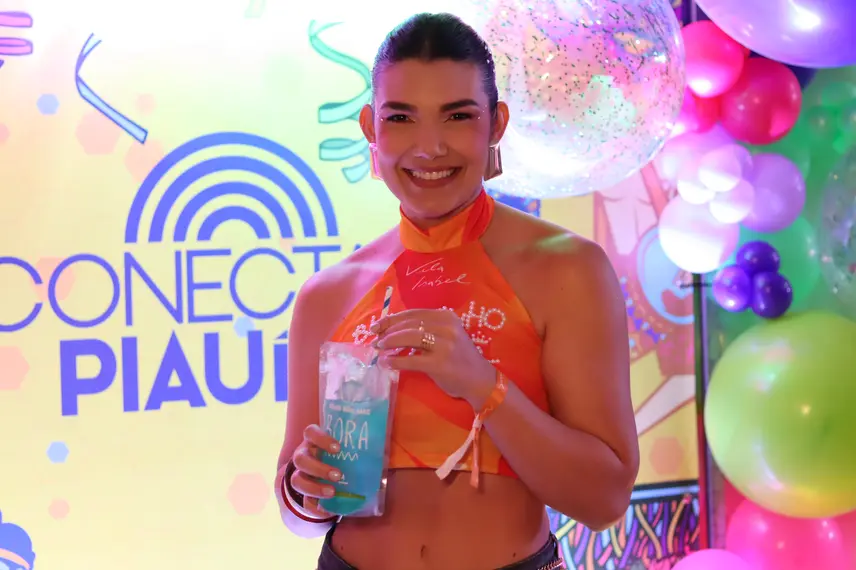 Álbum de fotos: Bloquinho do Vila agita Teresina com Xanddy Harmonia