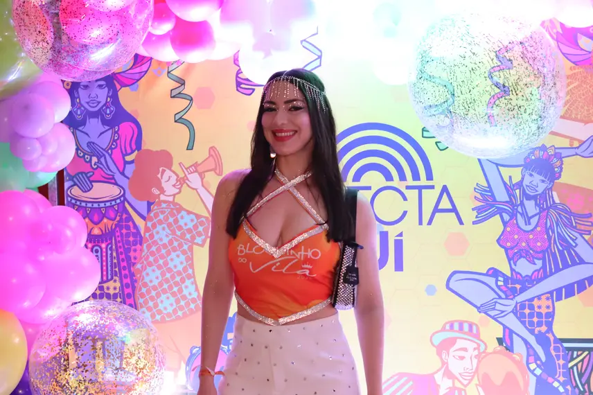 Álbum de fotos: Bloquinho do Vila agita Teresina com Xanddy Harmonia