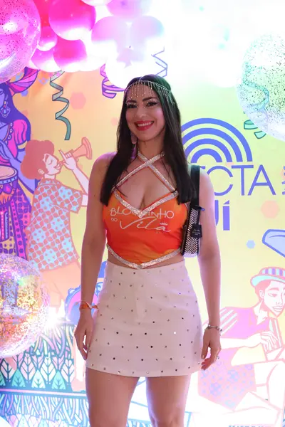 Álbum de fotos: Bloquinho do Vila agita Teresina com Xanddy Harmonia