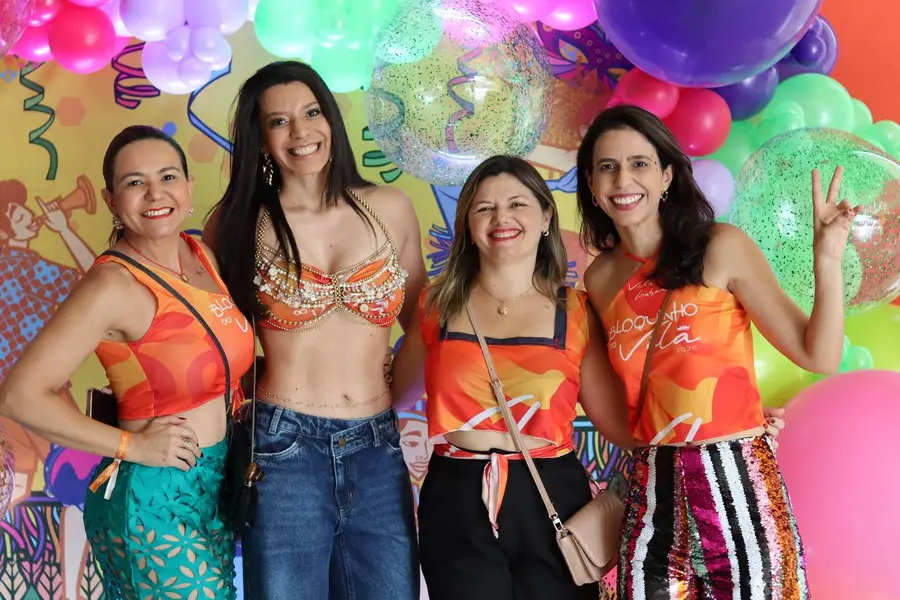 Álbum de fotos: Bloquinho do Vila agita Teresina com Xanddy Harmonia