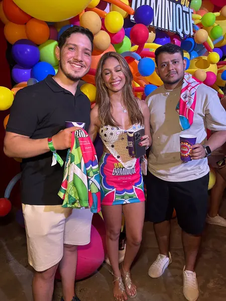 Alegria e música marcam o Bloquinho do Dominique