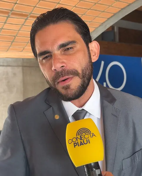 Alepi concede título de cidadania piauiense a Frei Cláudio por proposta de Kalume