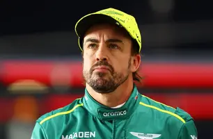 Alonso projeta últimos anos na categoria e deixa futuro em aberto após fim de contrato com a Aston Martin (Foto: Bryn Lennon – Formula 1)