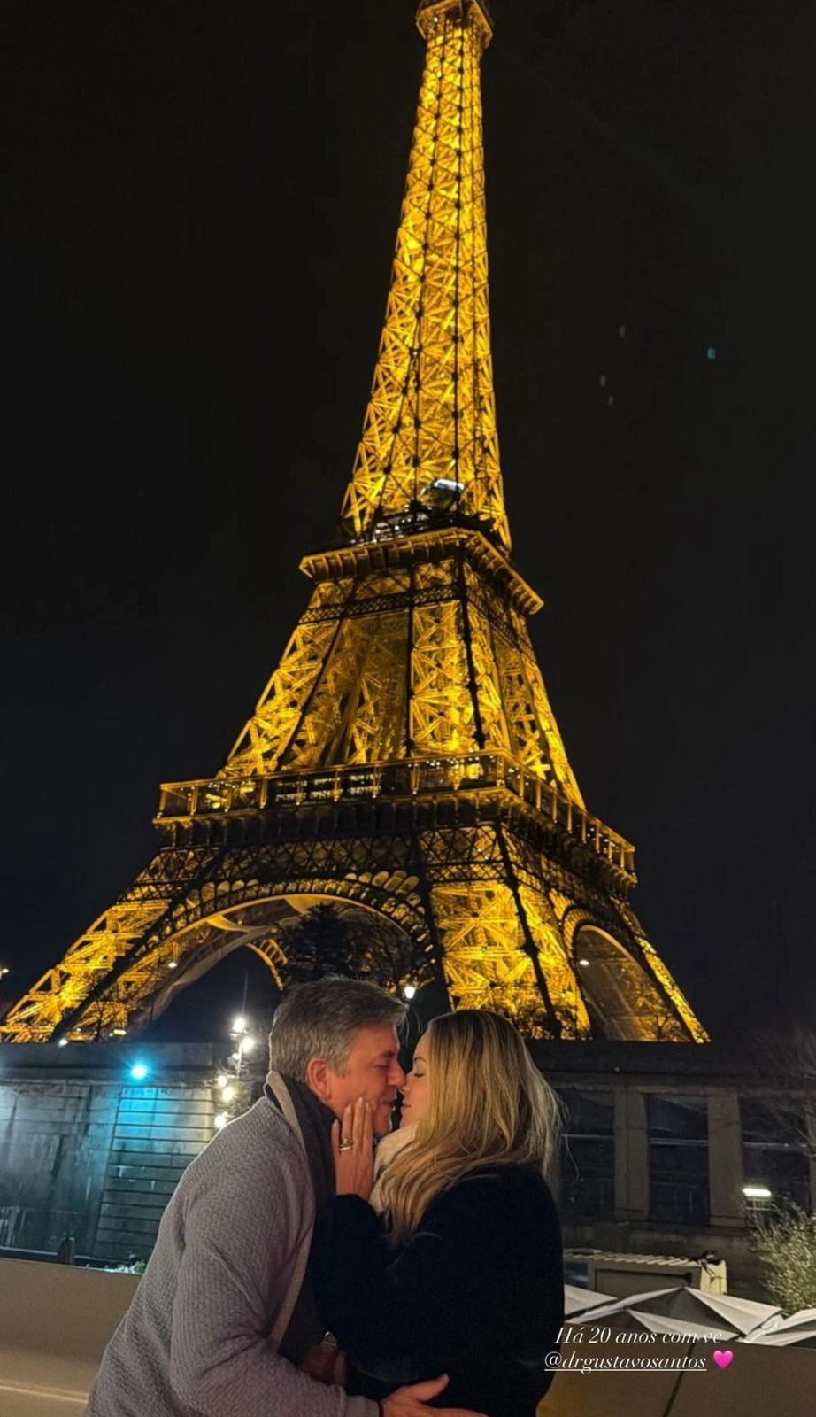 Ana Lygia Sampaio e Gustavo Santos estão com os filhos em viagem internacional