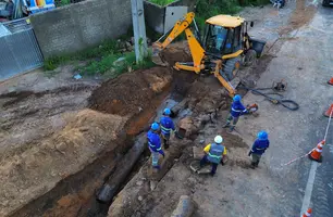 Após deslizamento, Águas de Teresina segue com trabalhos na zona Sul da capital (Foto: Reprodução)