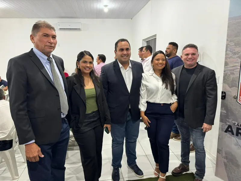 Aroazes homenageia deputados com título de cidadania em sessão solene