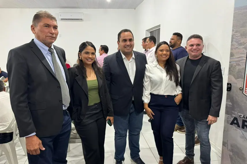Aroazes homenageia deputados com título de cidadania em sessão solene